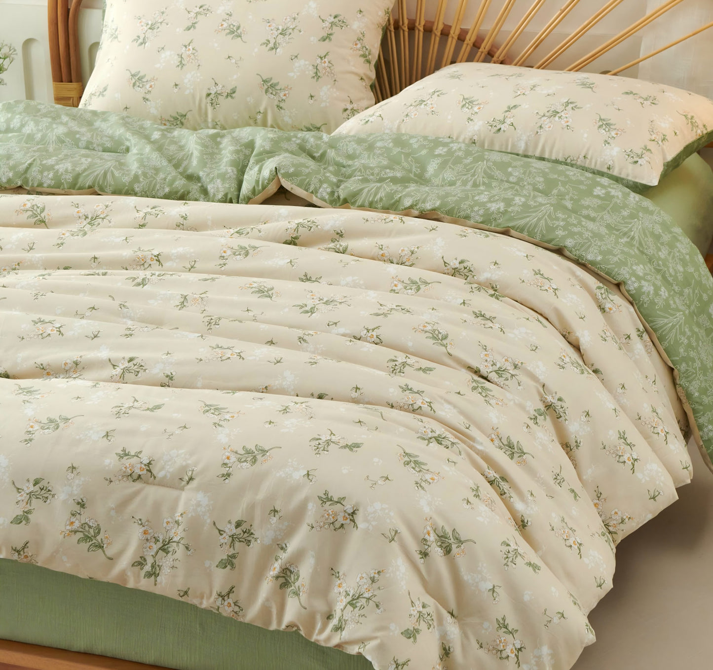 JOLUSERE Beige Green Floral Queen Cotton Comforter Set, 3-Piece Farmhouse Chic Style Reversible Soft Bedding Set for Adults All Season