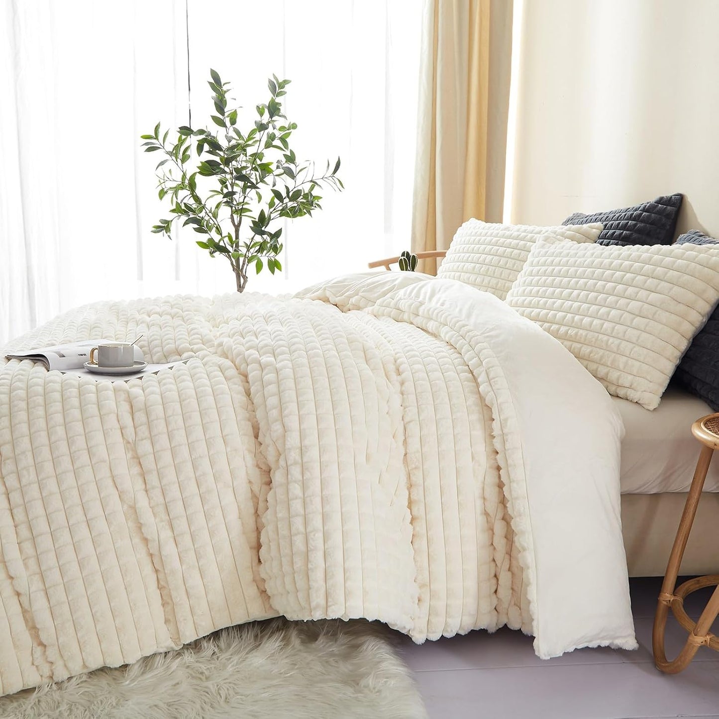 JOLUSERE Checkered Geometric Fluffy White Duvet Cover Queen Set,3-Piece Super Soft Faux Rabbit Fur Winter Warm Fuzzy Bedding Set