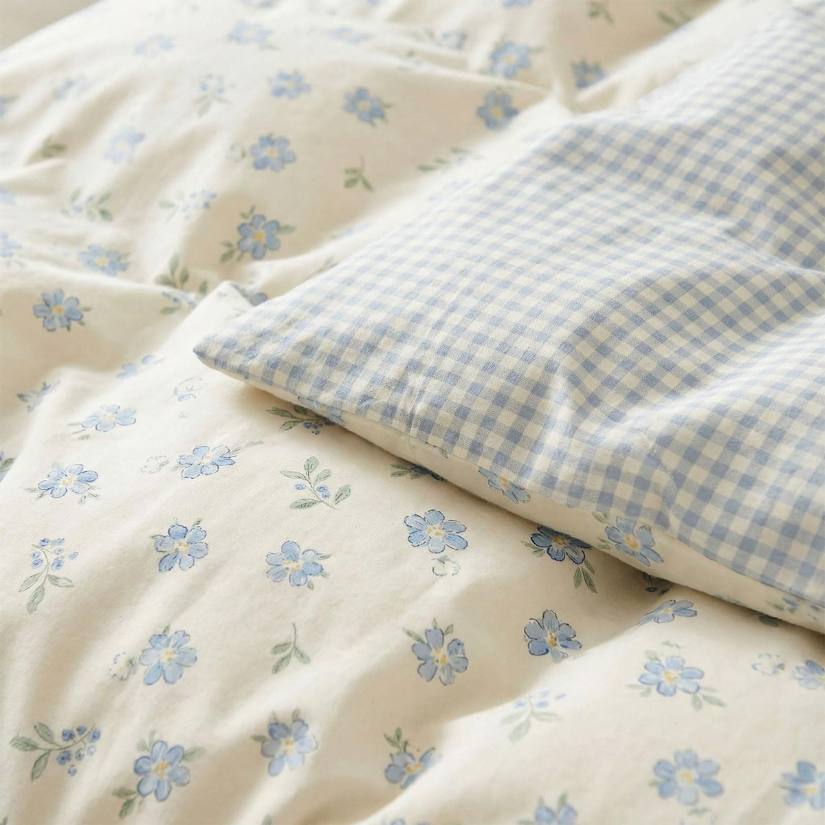 JOLUSERE 3 Pieces Blue White Floral Reversible Gingham Pattern Comforter King Set, Soft Floral Bedding Set for Adults
