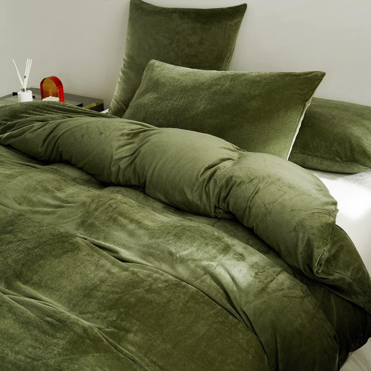 JOLUSERE Olive Green Velvet Duvet Cover King Set, 3-Piece Ultra Soft Fluffy Flannel Winter Bedding Cover