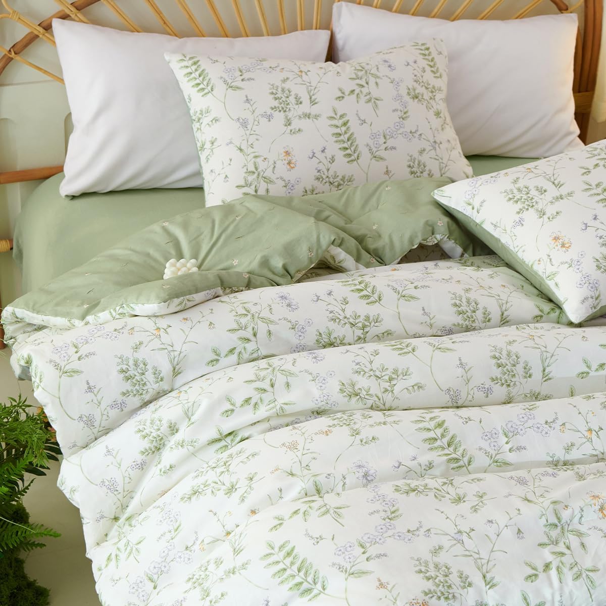 JOLUSERE Green Floral White Comforter King Sets, 3 Pieces Chic Garden Style Botanical Purple Floral Reversible Comforter for All Season