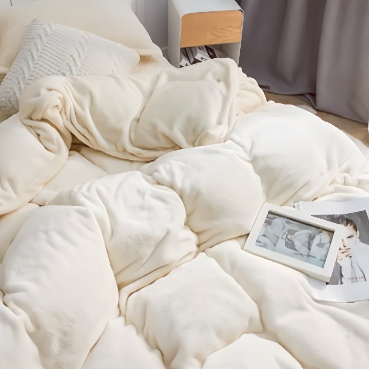 JOLUSERE Cream White Velvet Duvet Cover Queen Set, 3-Piece Ultra Soft Fluffy Flannel Winter Bedding Cover