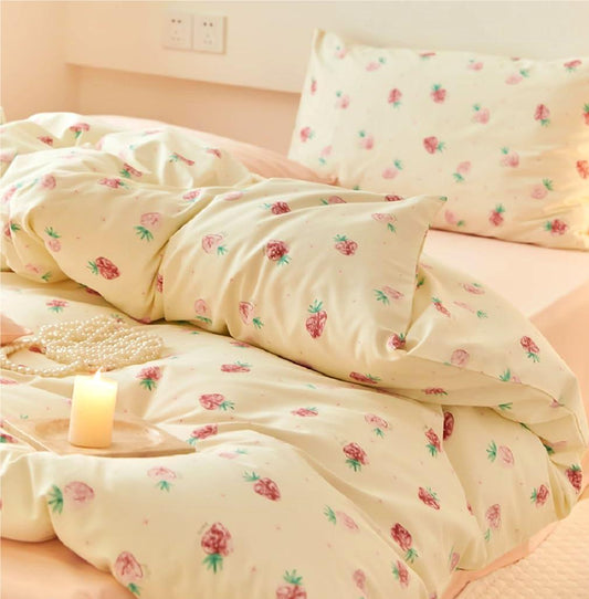 Jolusere Cream Pink Strawberry Girls Queen Comforter Set, 3 Pieces Soft Breathable Cute Bedding Sets with Comforter Pillowcases for Kids Girls