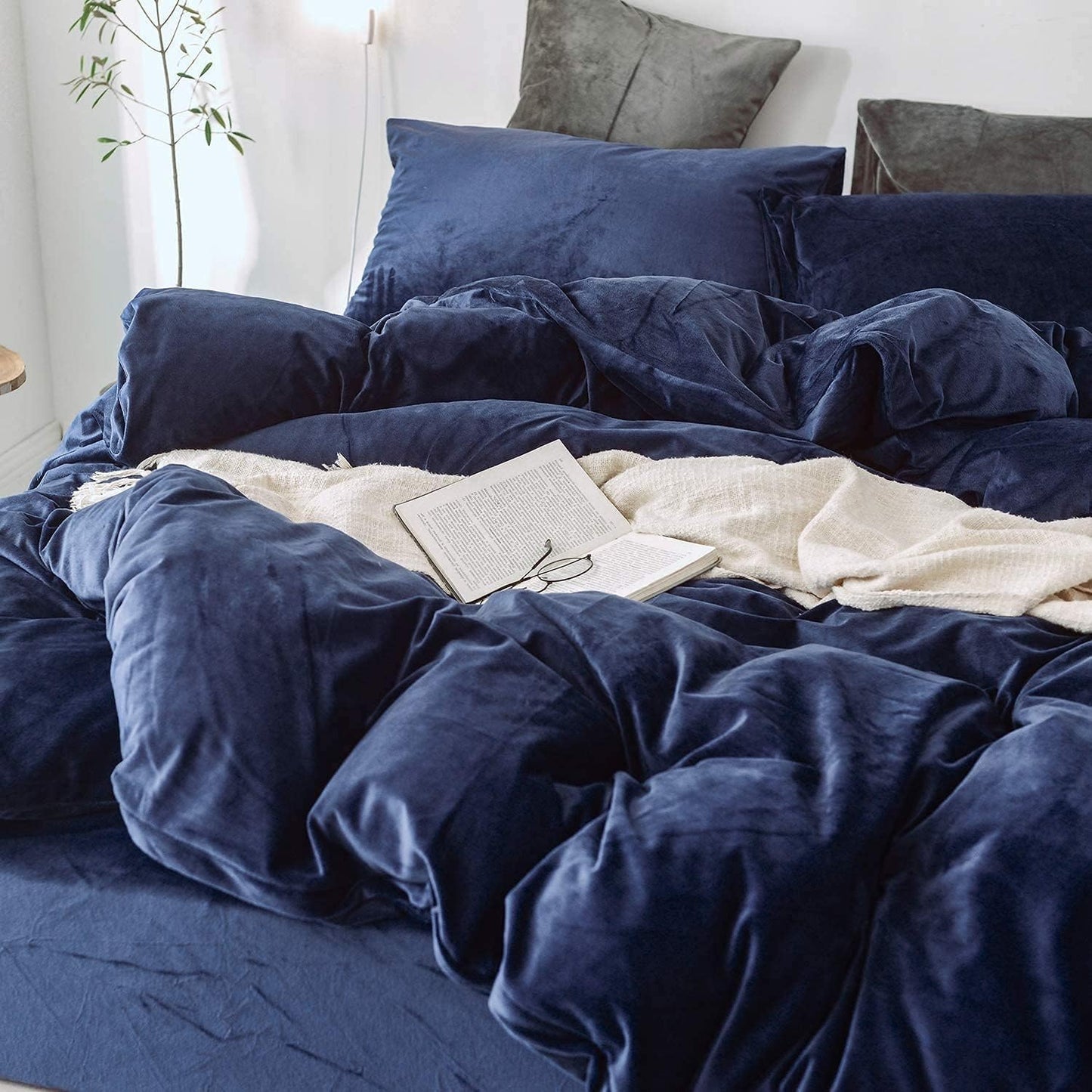 JOLUSERE Navy Blue Velvet Duvet Cover King Set, 3-Piece Ultra Soft Fluffy Flannel Winter Bedding Cover