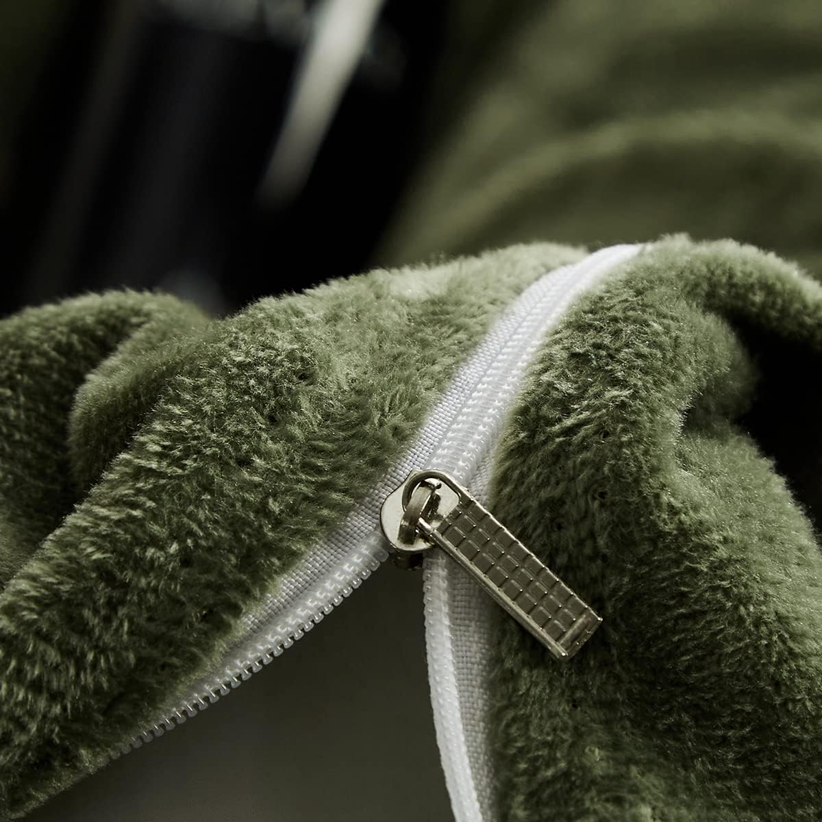 JOLUSERE Olive Green Velvet Duvet Cover King Set, 3-Piece Ultra Soft Fluffy Flannel Winter Bedding Cover