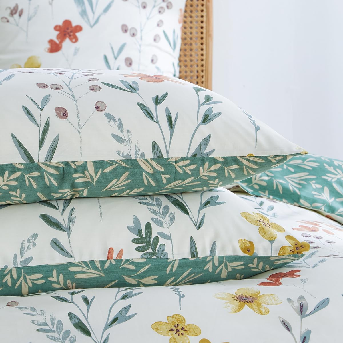 JOLUSERE 3 Pieces Green Botanical Leaf Yellow Flowers Printed on White Microfiber Reversible Bedding Set,King Size