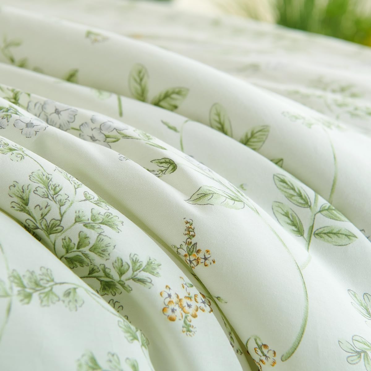 JOLUSERE Green Floral White Comforter Twin Sets, 2 Pieces Chic Garden Style Botanical Purple Floral Reversible Comforter for All Season